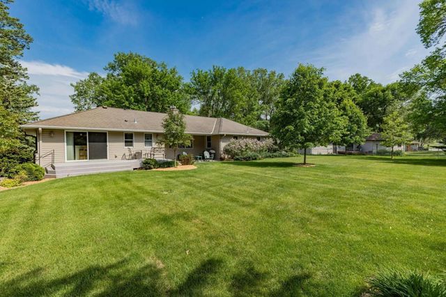 2141 Scott Avenue N, Golden Valley, MN 55422
