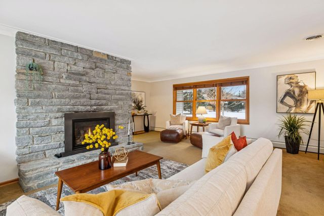 2141 Scott Avenue N, Golden Valley, MN 55422