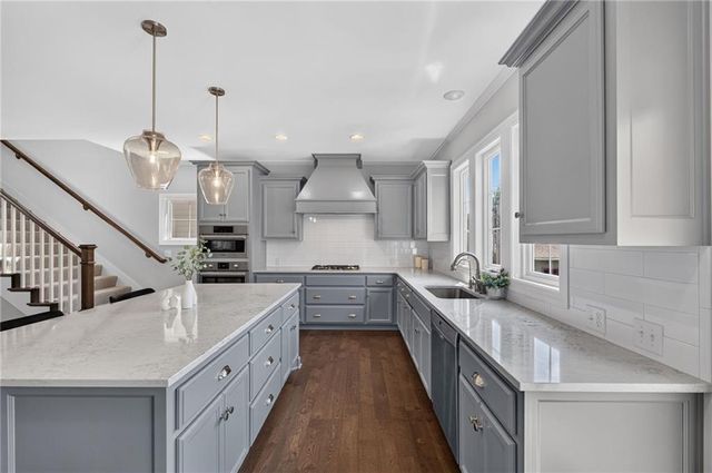 729 Corbin Terrace, Kansas City, MO 64111