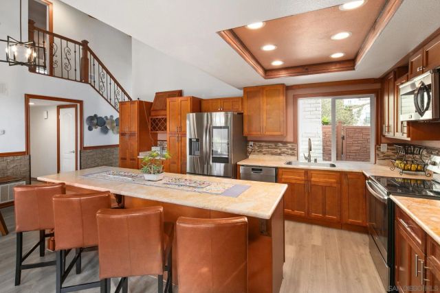 6433 La Paloma St, Carlsbad, CA 92009