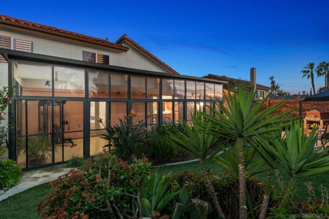 6433 La Paloma St, Carlsbad, CA 92009