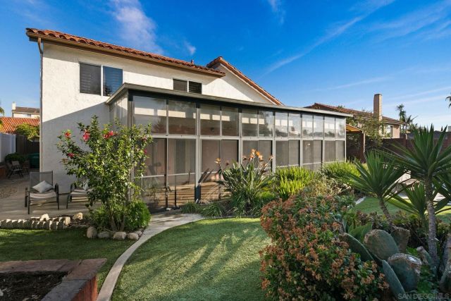 6433 La Paloma St, Carlsbad, CA 92009
