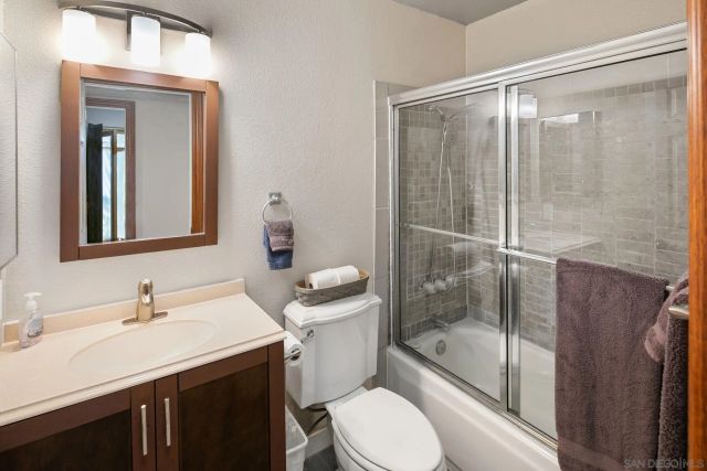 6433 La Paloma St, Carlsbad, CA 92009