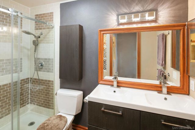 6433 La Paloma St, Carlsbad, CA 92009