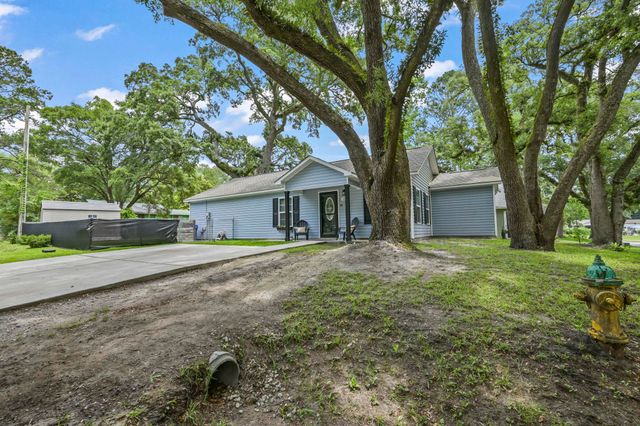 1842 Spivey Ave., Conway, SC 29527
