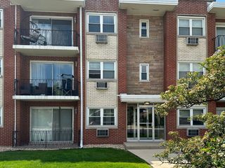 10524 S Pulaski Road 3SE, Oak Lawn, IL 60453