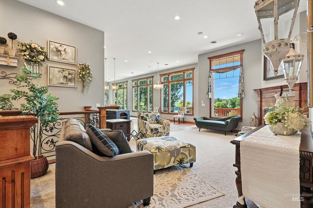 974 W Riverview Dr, Idaho Falls, ID 83401