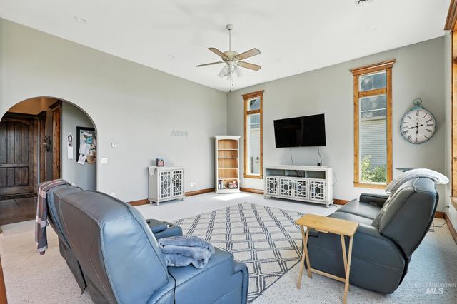 974 W Riverview Dr, Idaho Falls, ID 83401