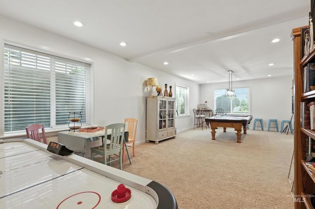 974 W Riverview Dr, Idaho Falls, ID 83401