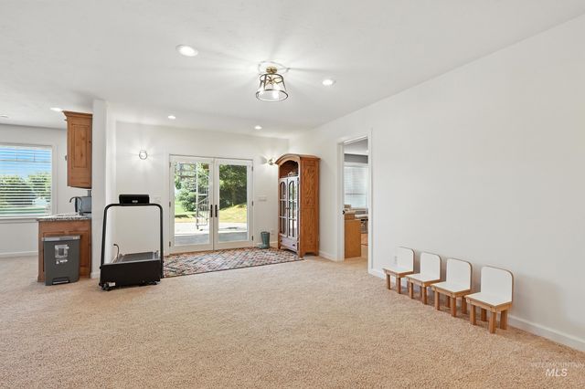 974 W Riverview Dr, Idaho Falls, ID 83401