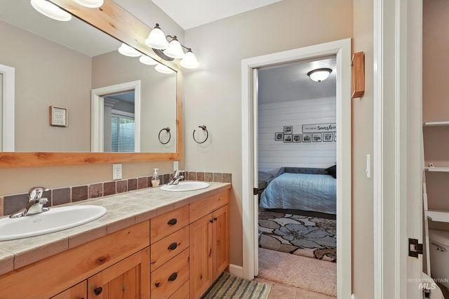 974 W Riverview Dr, Idaho Falls, ID 83401