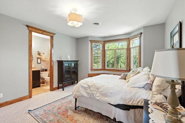 974 W Riverview Dr, Idaho Falls, ID 83401