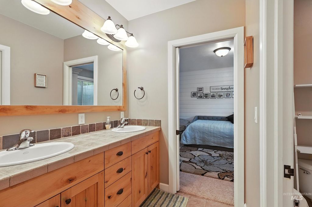 974 W Riverview Dr, Idaho Falls, ID 83401 photo 49