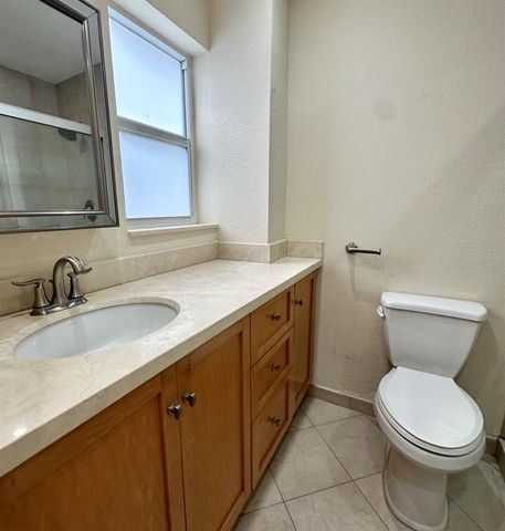815 Middle River Drive 110, Fort Lauderdale, FL 33304