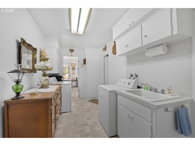 2277 COUGAR CREEK Rd, Oakland, OR 97462