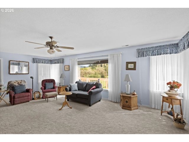 2277 COUGAR CREEK Rd, Oakland, OR 97462