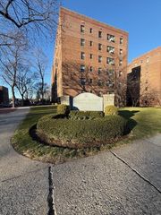 2 Fisher Drive 116, Mount Vernon, NY 10552