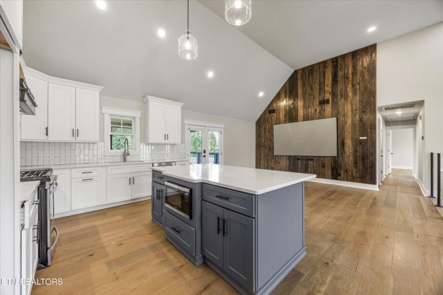 1000 Perch Drive, Knoxville, TN 37922