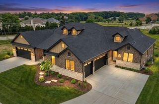 11172 Lizmore Lane 32B, Orland Park, IL 60467