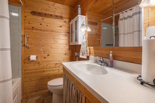 11422 Lakeshore Drive, Lakeview, MI 48850