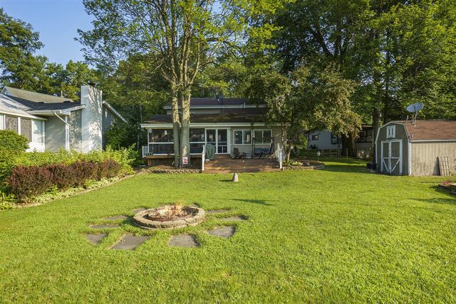 11422 Lakeshore Drive, Lakeview, MI 48850