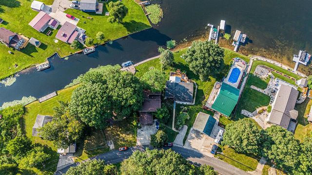 11422 Lakeshore Drive, Lakeview, MI 48850