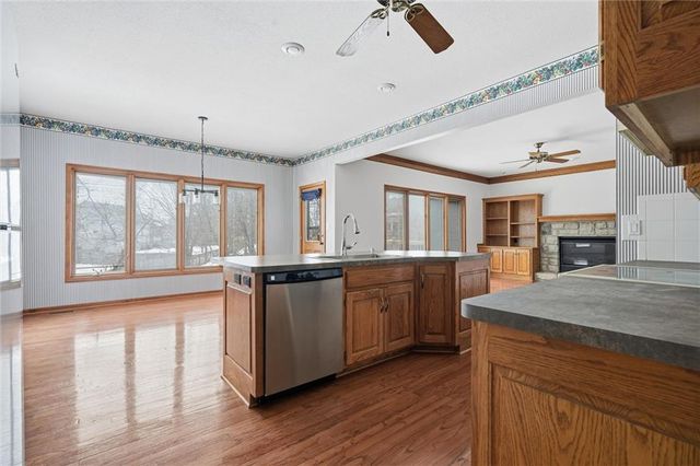 1704 Summit Hill Circle, Lee's Summit, MO 64081