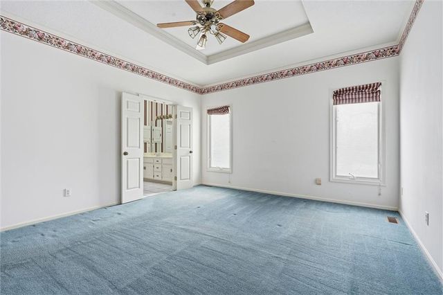 1704 Summit Hill Circle, Lee's Summit, MO 64081