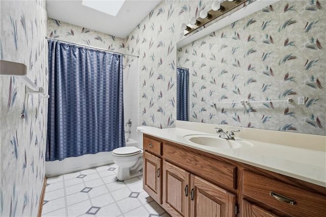 1704 Summit Hill Circle, Lee's Summit, MO 64081