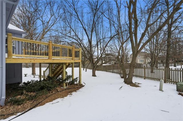 1704 Summit Hill Circle, Lee's Summit, MO 64081