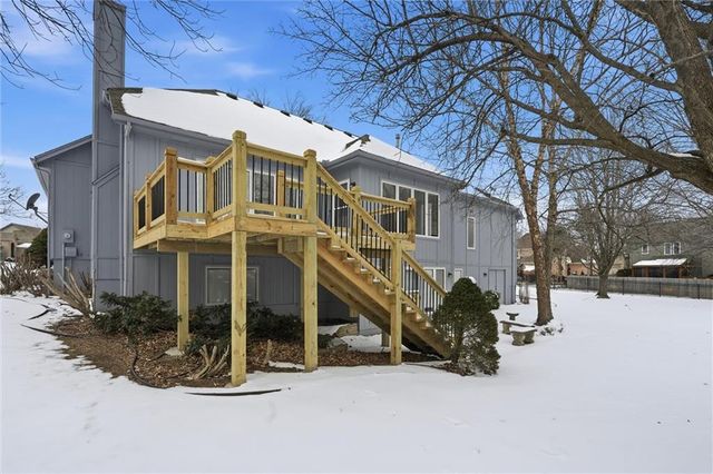 1704 Summit Hill Circle, Lee's Summit, MO 64081