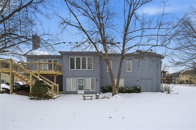 1704 Summit Hill Circle, Lee's Summit, MO 64081