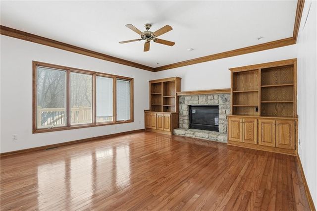 1704 Summit Hill Circle, Lee's Summit, MO 64081