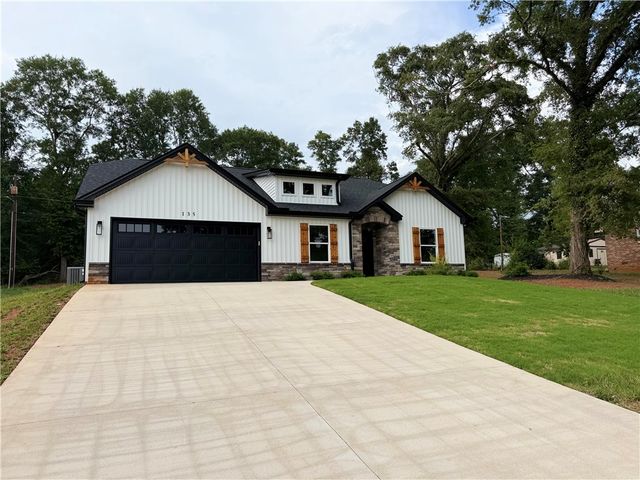 135 Westwood Circle, Anderson, SC 29621