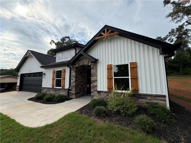 135 Westwood Circle, Anderson, SC 29621
