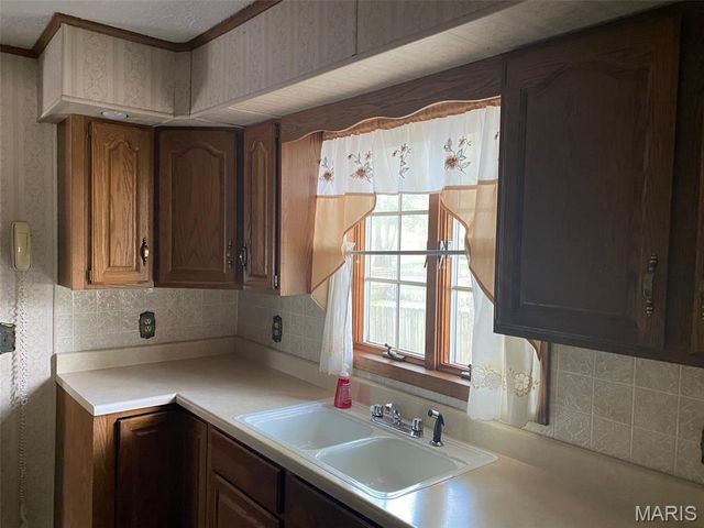 464 S Mill Street, Nashville, IL 62263