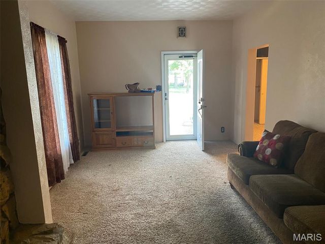 464 S Mill Street, Nashville, IL 62263