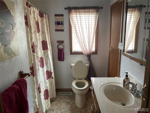 464 S Mill Street, Nashville, IL 62263