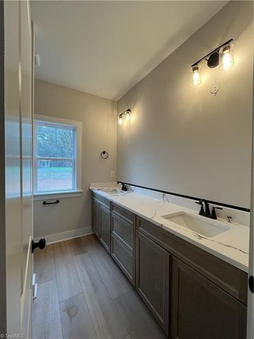 135 Mockwood Farms Lane, Lexington, NC 27295