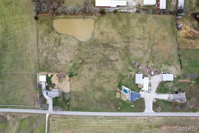 7633 Highway F, Perryville, MO 63775