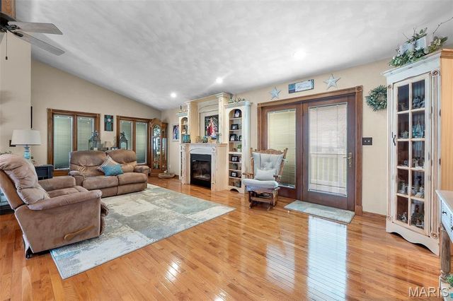 7633 Highway F, Perryville, MO 63775