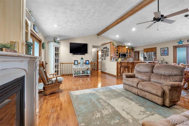 7633 Highway F, Perryville, MO 63775