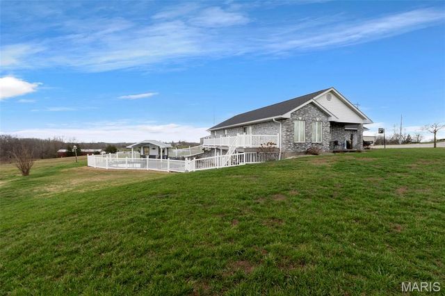 7633 Highway F, Perryville, MO 63775