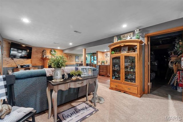 7633 Highway F, Perryville, MO 63775