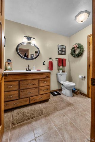 7633 Highway F, Perryville, MO 63775