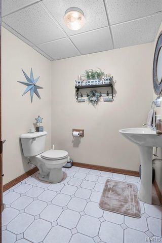 7633 Highway F, Perryville, MO 63775