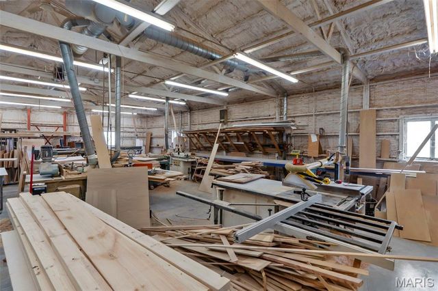 7633 Highway F, Perryville, MO 63775