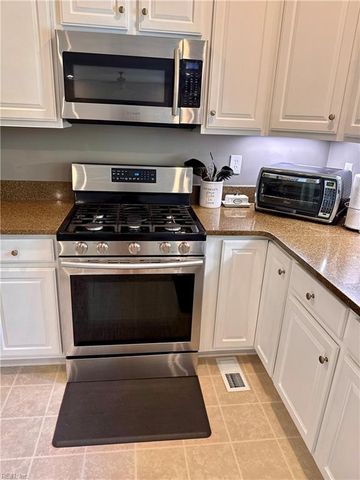 104 Woodhaven DR, Suffolk, VA 23435