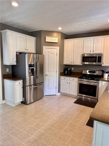 104 Woodhaven DR, Suffolk, VA 23435