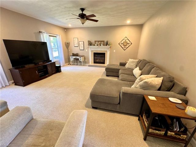 104 Woodhaven DR, Suffolk, VA 23435